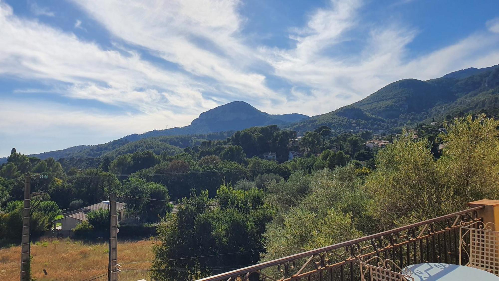 Appartamento Bienvenue Le Revest-le-Eaux Esterno foto